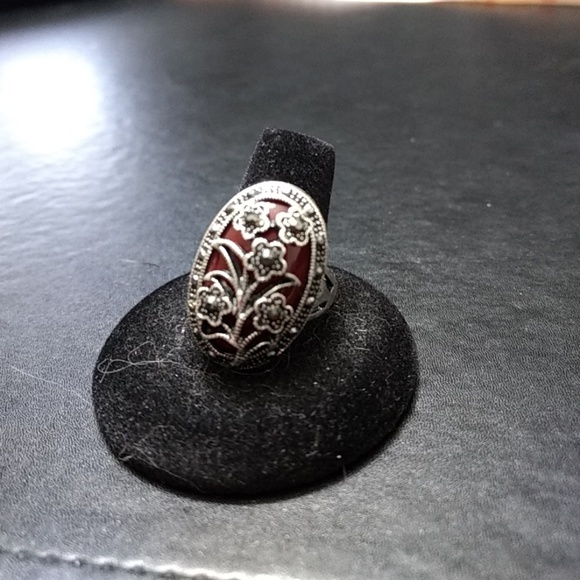 Jewelry - **  Silver tone ring with flowers